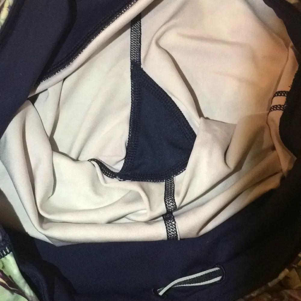 Lululemon tropical crop leggings - Picture 6 of 8